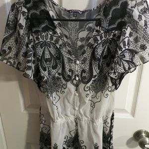 Express black & white print blouse Size S